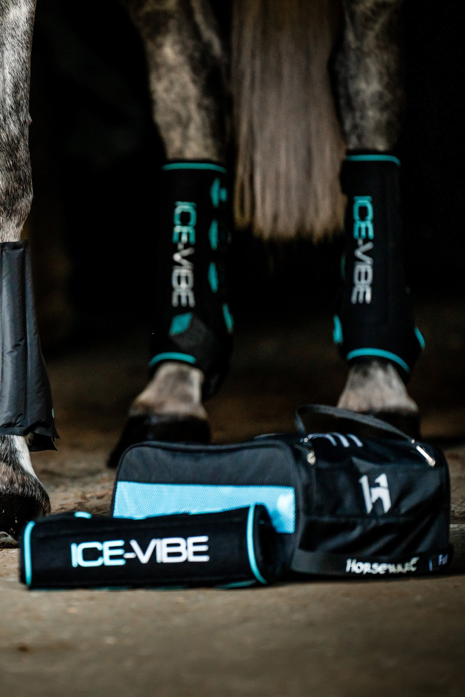 Horseware Ice-Vibe guêtres rafraîchissantes avec vibration (paire) Leg Protection & Hoof Protection for Horses