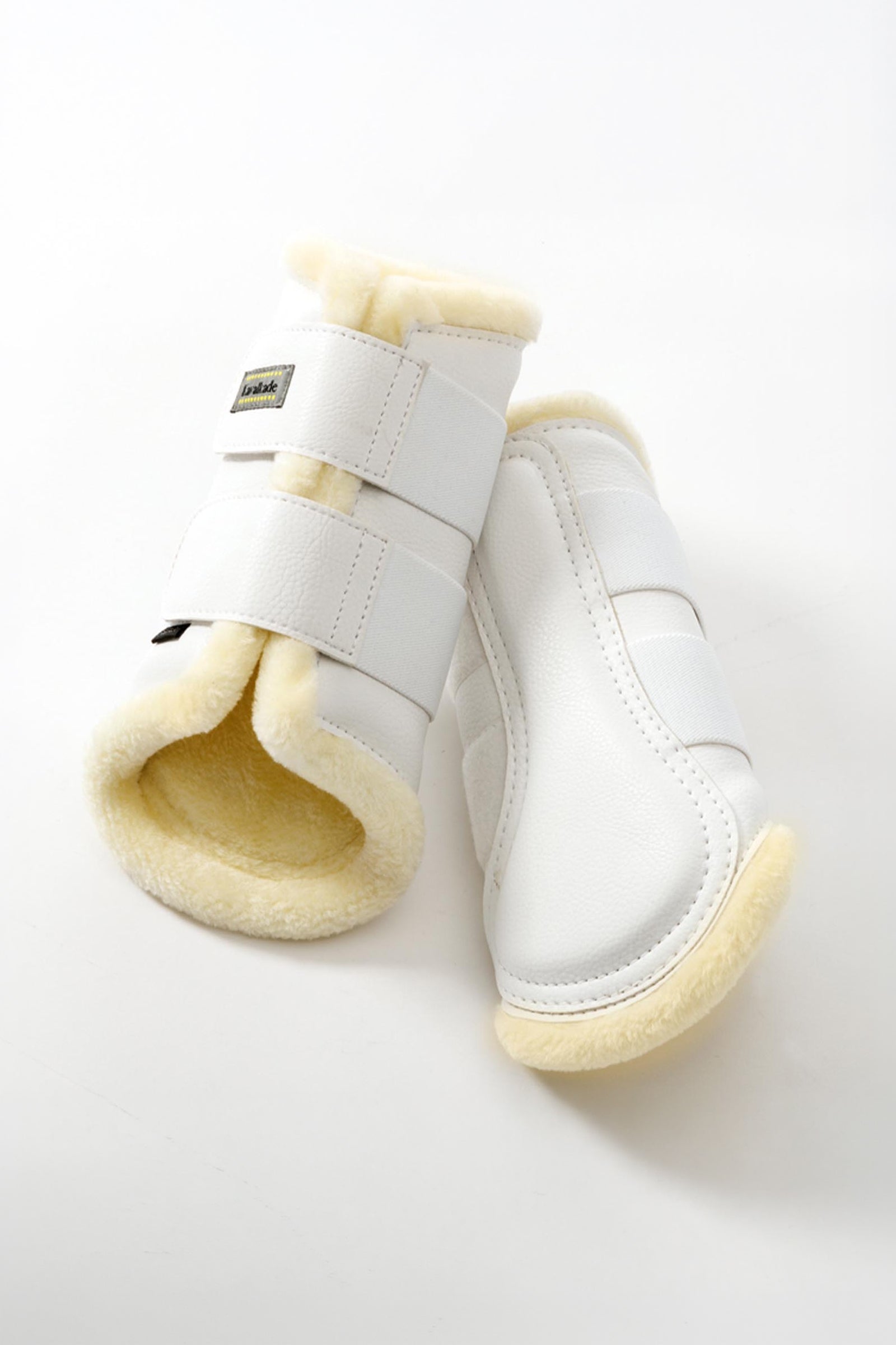 Kavalkade Anatomic guêtres en cuir synthétique avec fausse fourrure Leg Protection & Hoof Protection for Horses