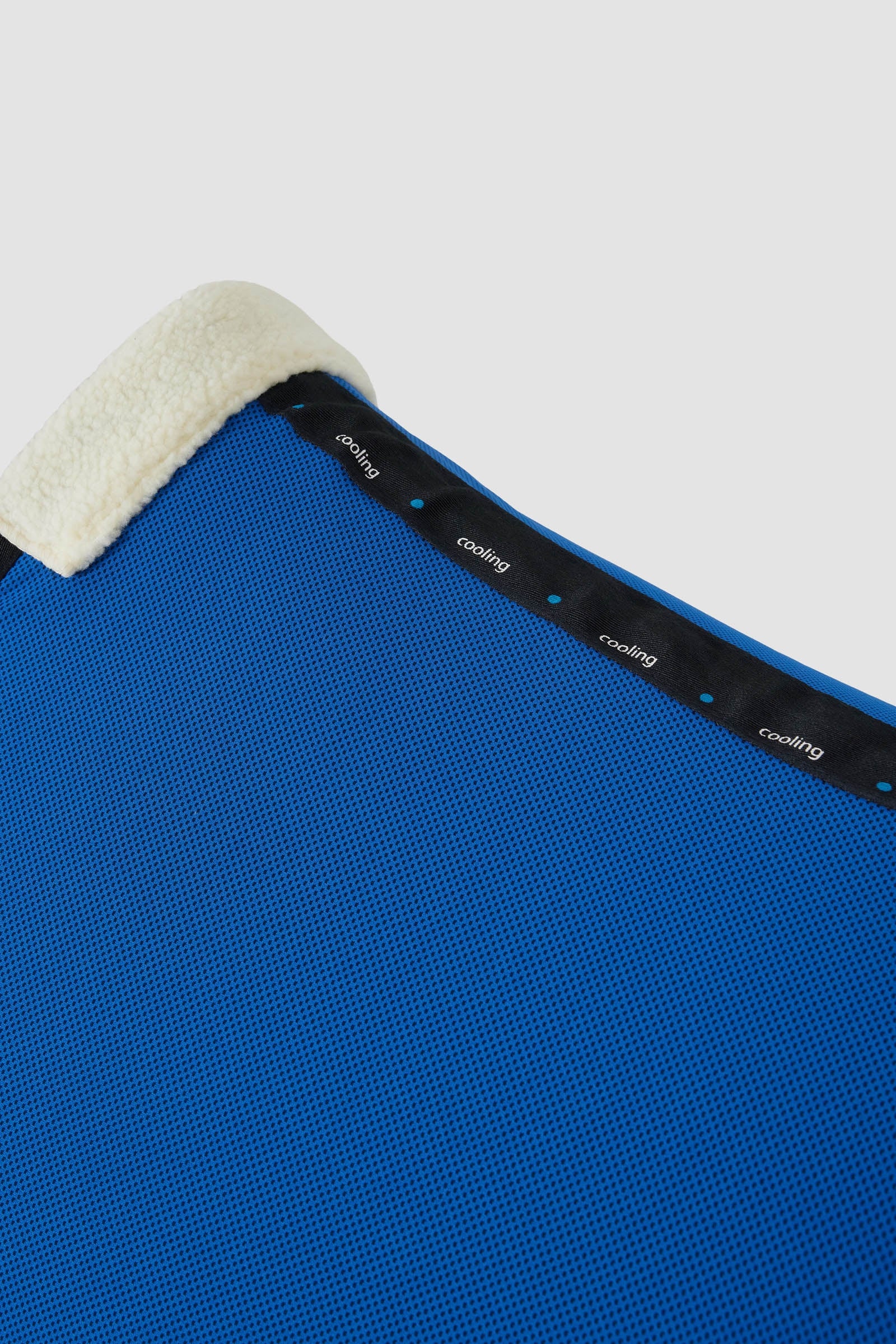 Pack shot 5