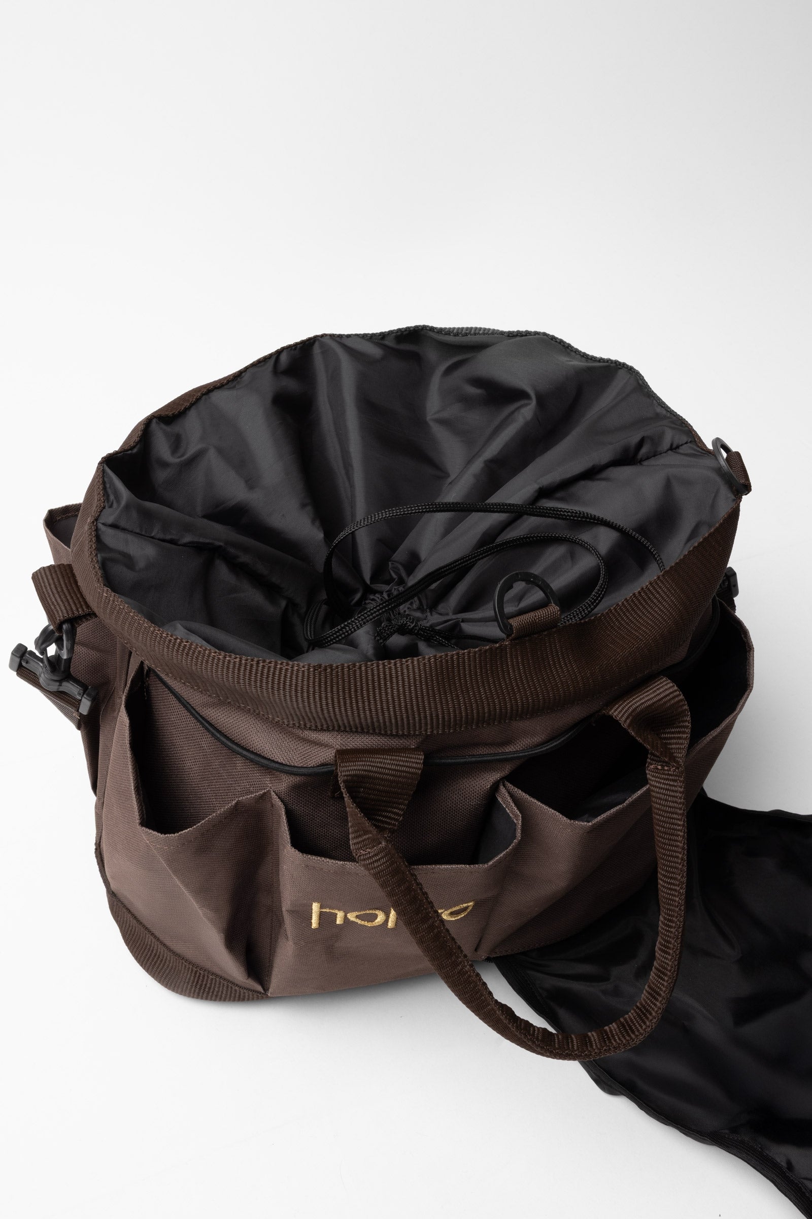 Pack shot 4