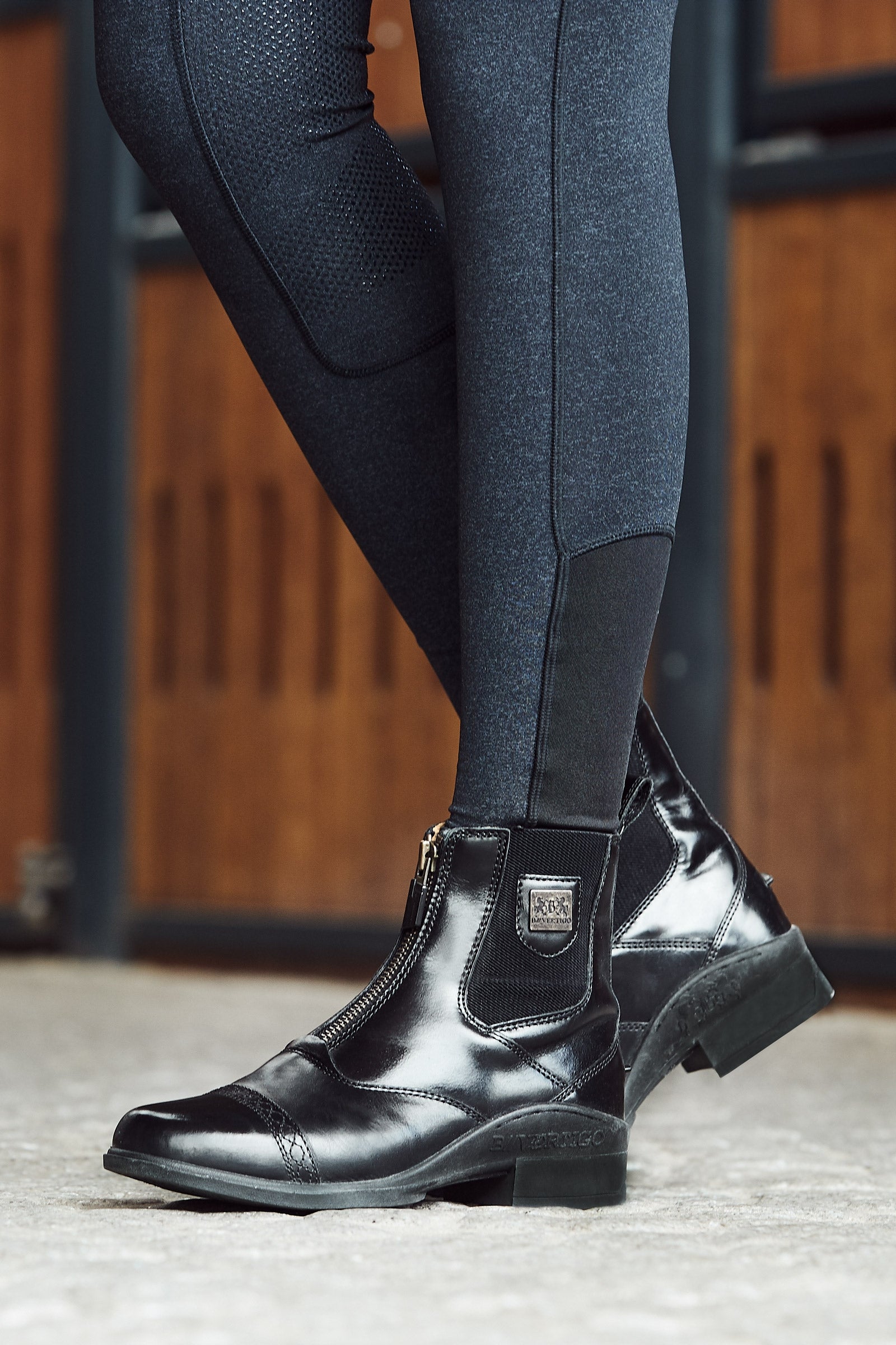 Pantalon de jogging pour homme avec poches à fermeture éclair, taille élastique, coupe Pantalon de jogging pour homme avec poches à fermeture éclair, taille élastique, coupe