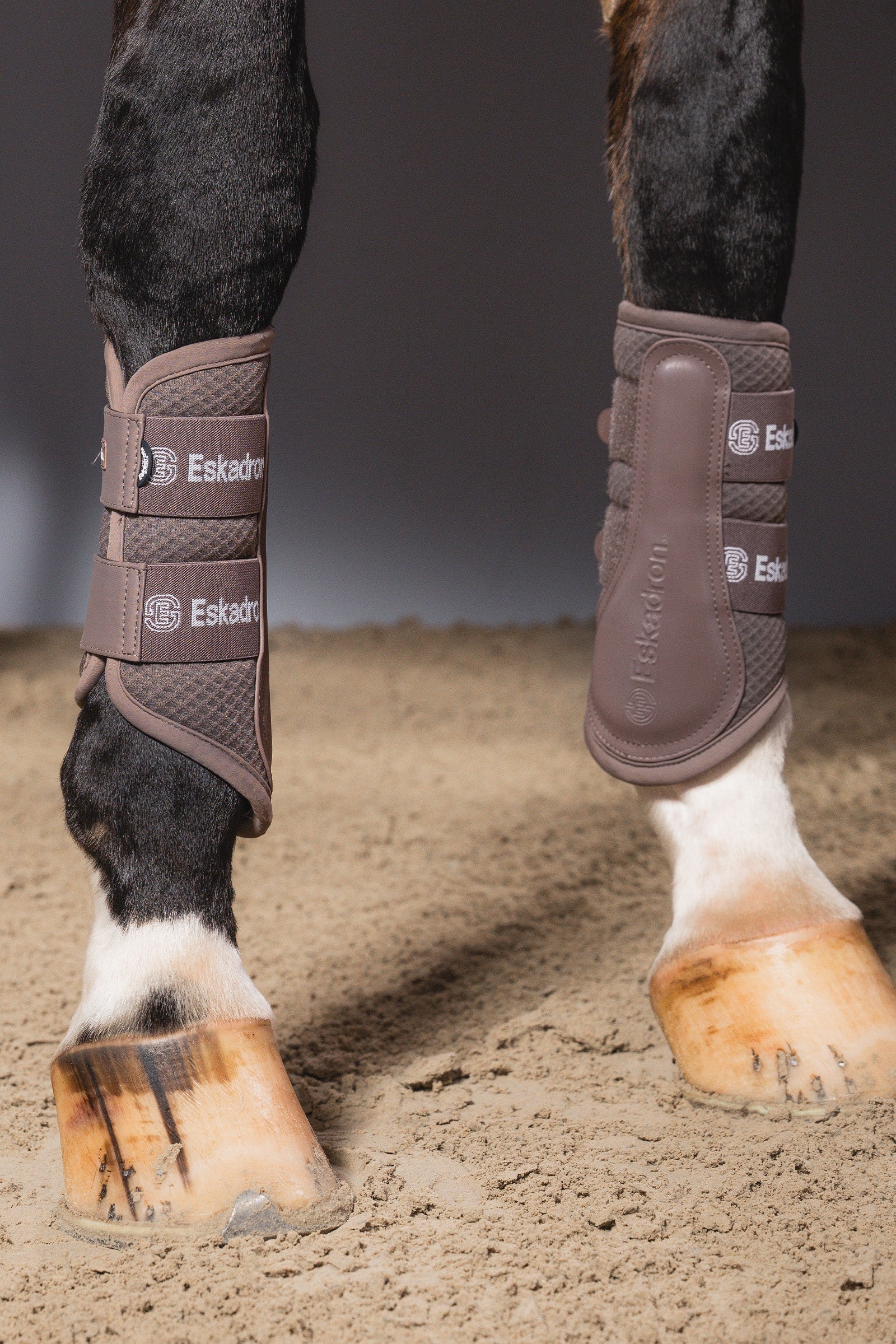 Eskadron Dynamic AW26 Mesh Tendon Boots Leg & Hoof Protection