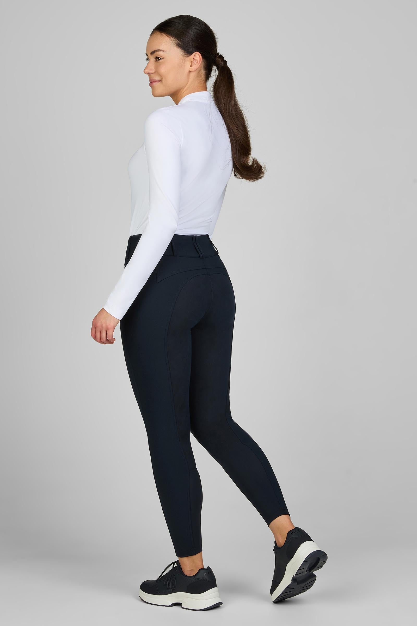 Model shot 1
