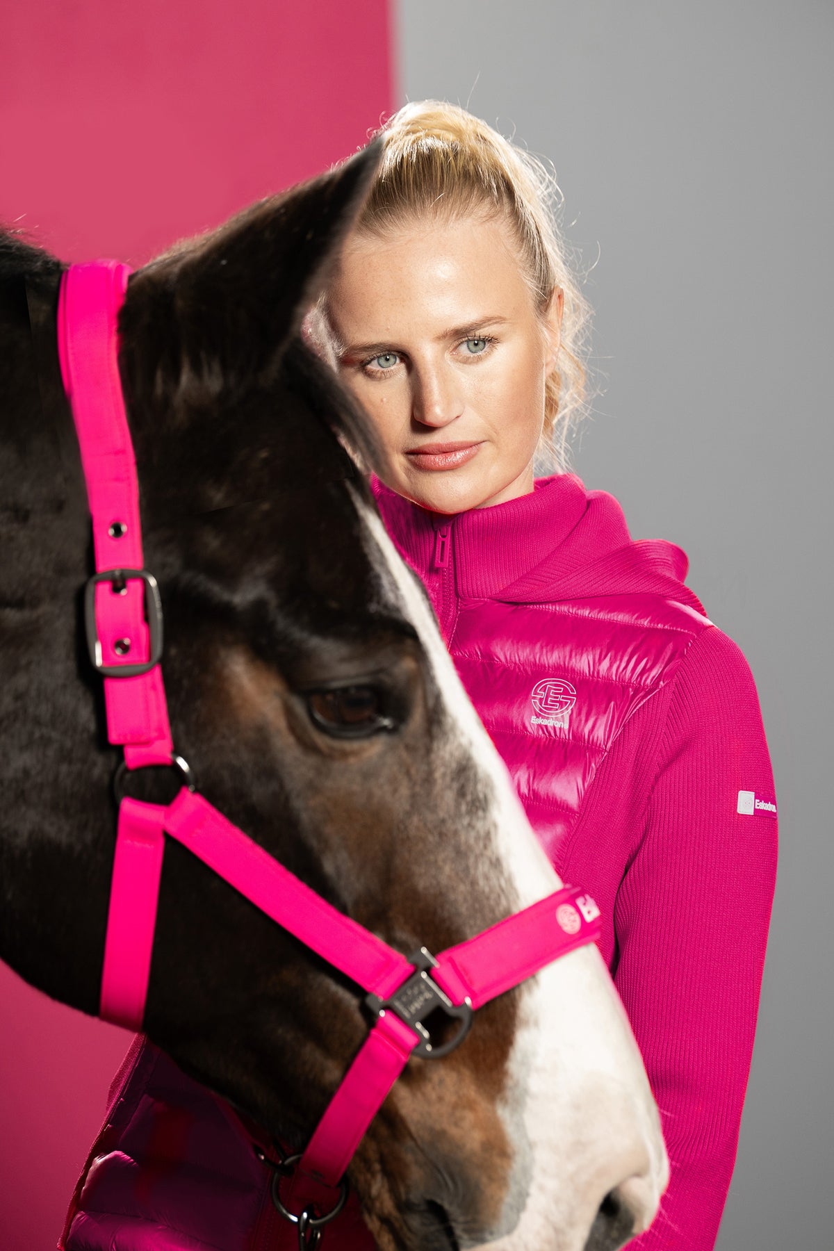 Eskadron Dynamic AW26 Softshell Double PIN Headcollar Halters & Leads