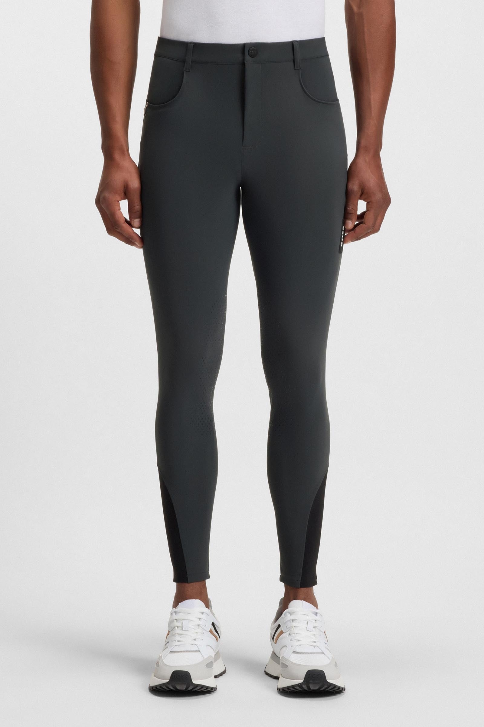 Model shot 2