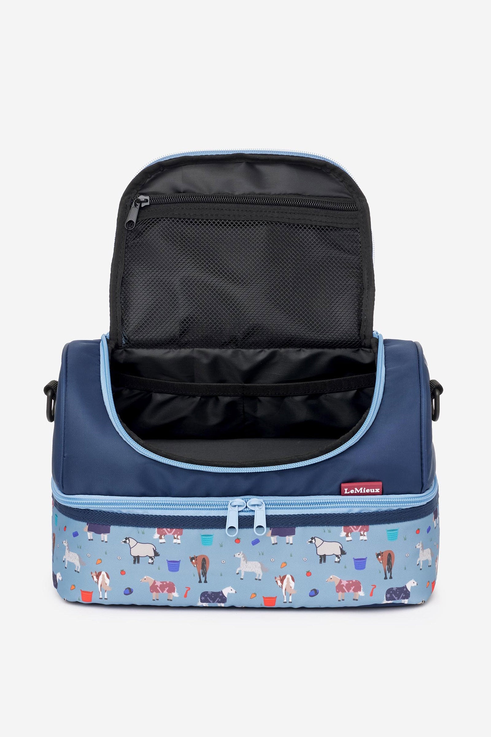 Pack shot 4