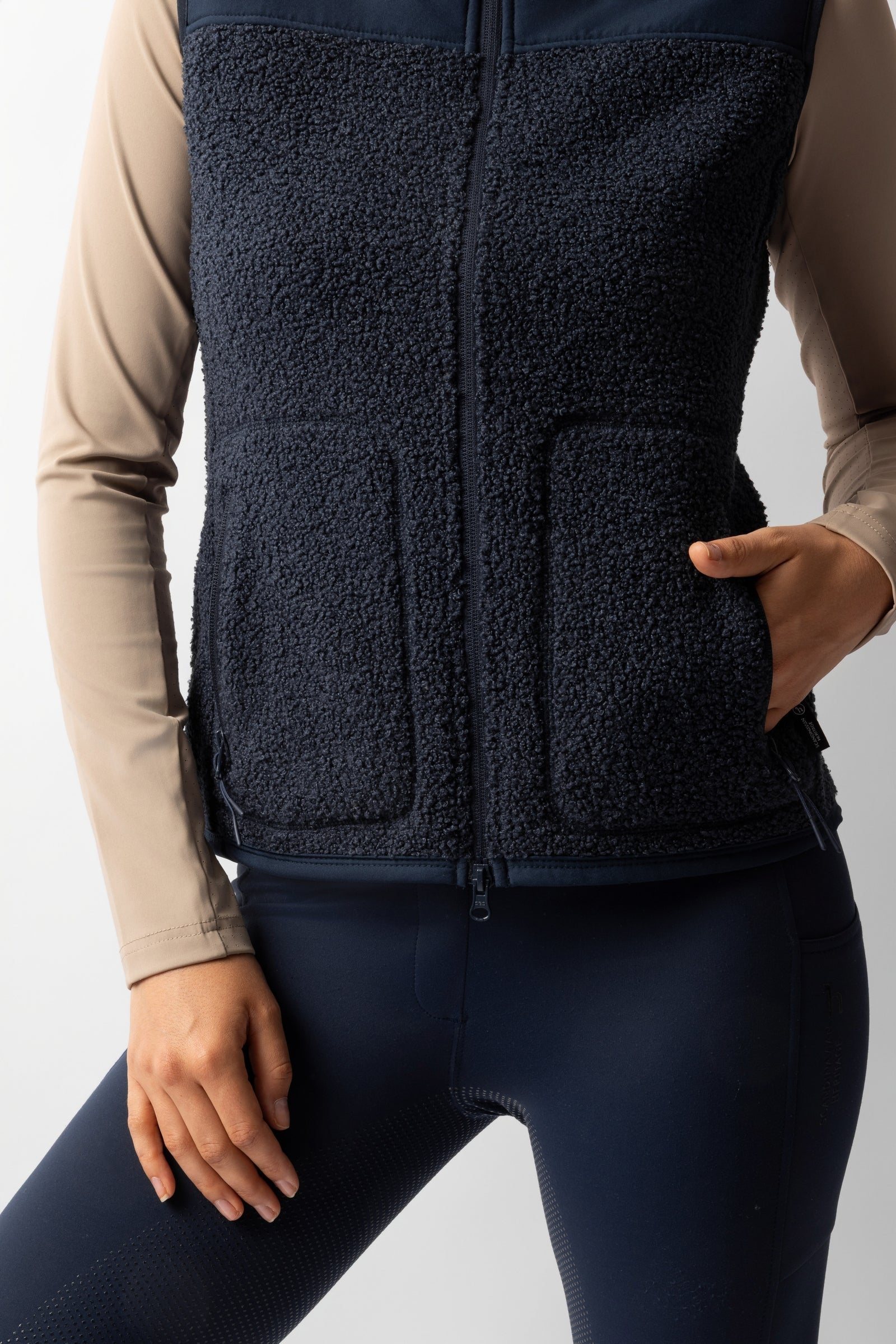 Ariat Stable 2.0 veste d’équitation femme isolée – Noire Ariat Stable 2.0 veste d’équitation femme isolée – Noire