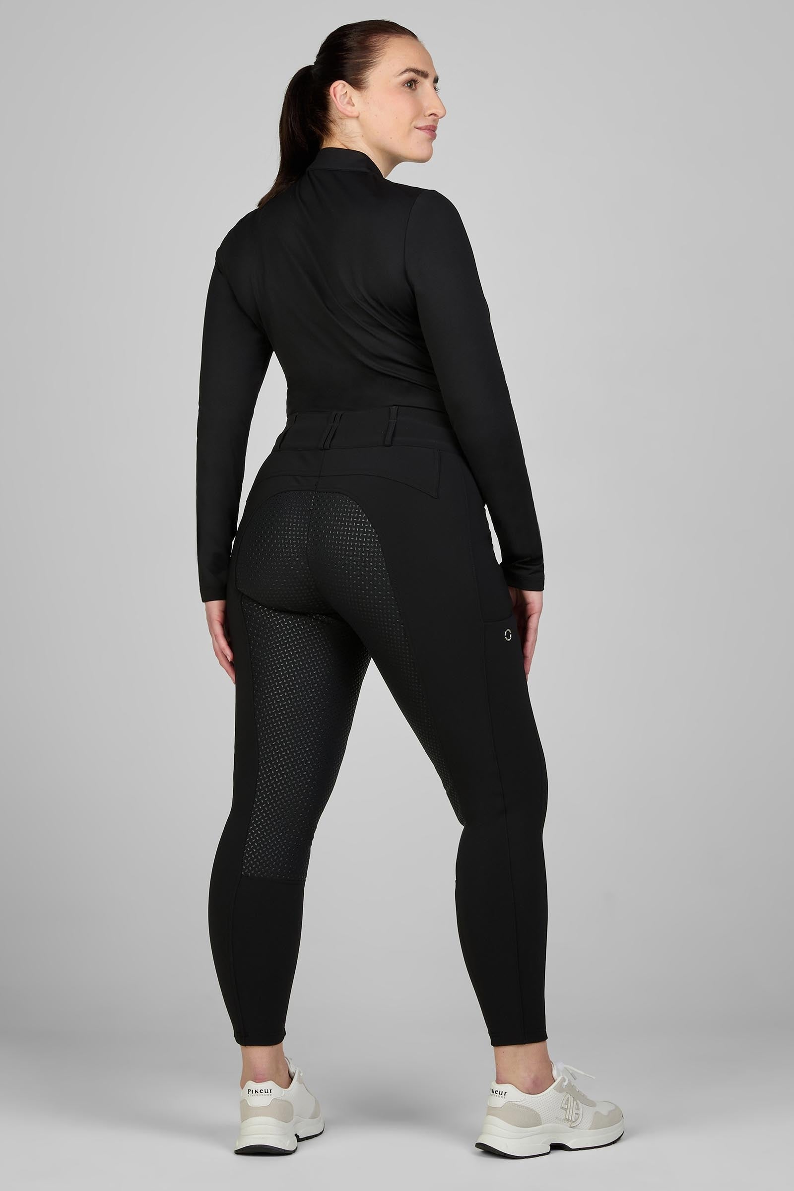 Model shot 2